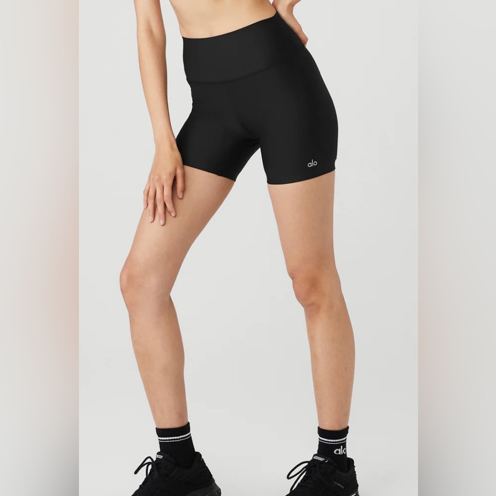 Alo Airlift 5” Energy Short size XXS in black